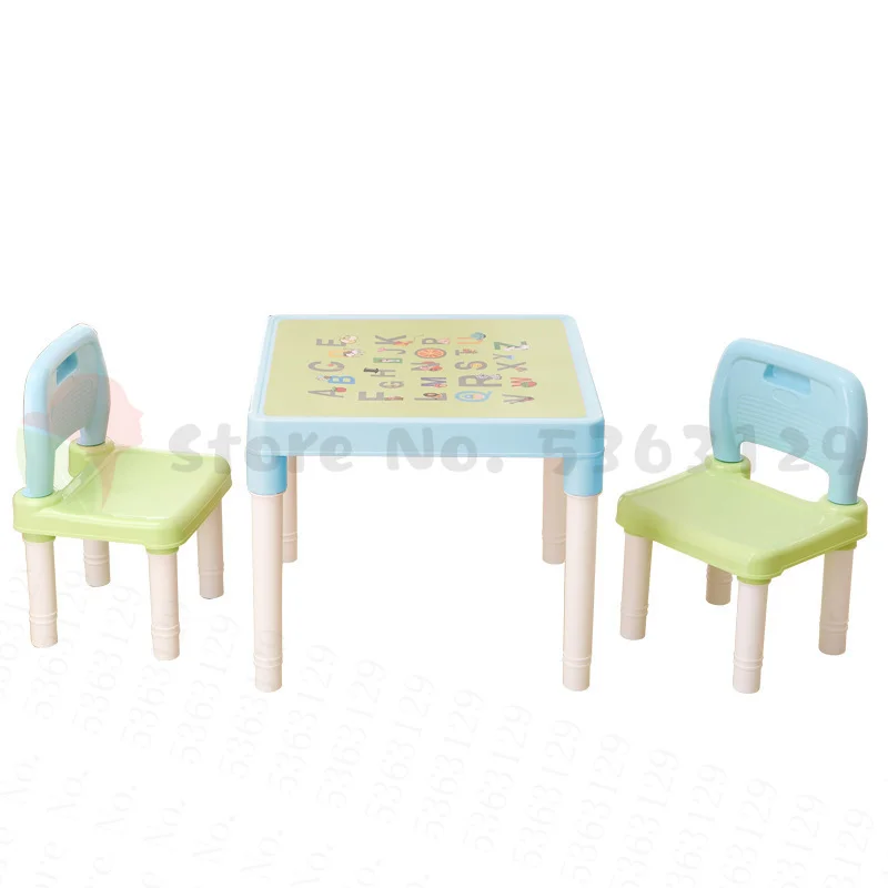 Set tavolo e sedie in plastica - Kids Outdoor Table And Chair Set recensione e prezzo