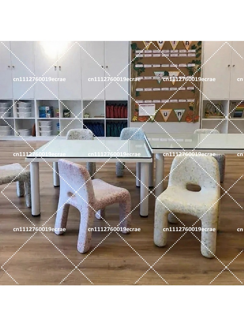 Set di Tavolo e Sedie in Plast - Kids Outdoor Table And Chair Set recensione e prezzo